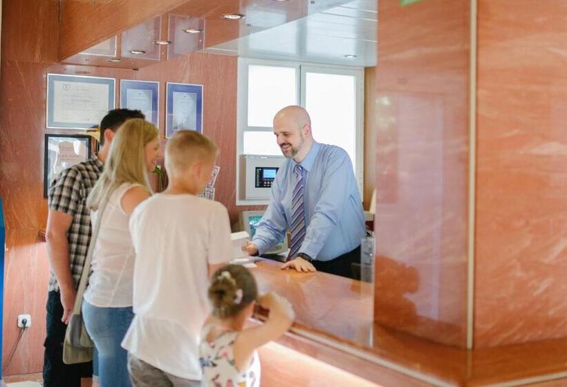 酒店 Villamarina Club