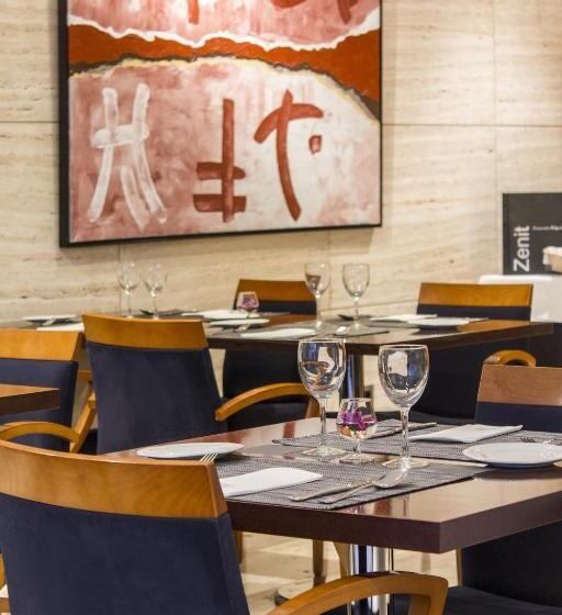 Отель Zenit Malaga