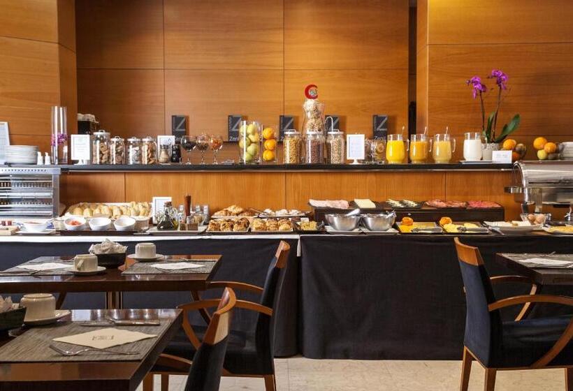 Отель Zenit Malaga