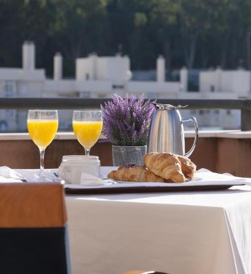 Отель Zenit Malaga