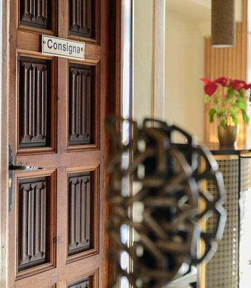 Отель Zentral Mayoral