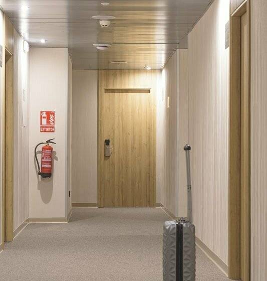 Отель Zentral Mayoral