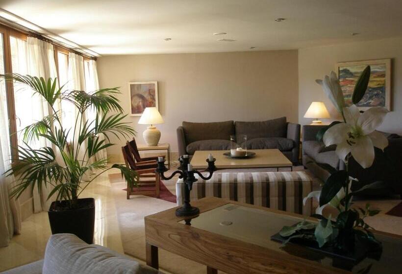 Parador De Puebla De Sanabria