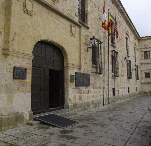 Parador De Zamora
