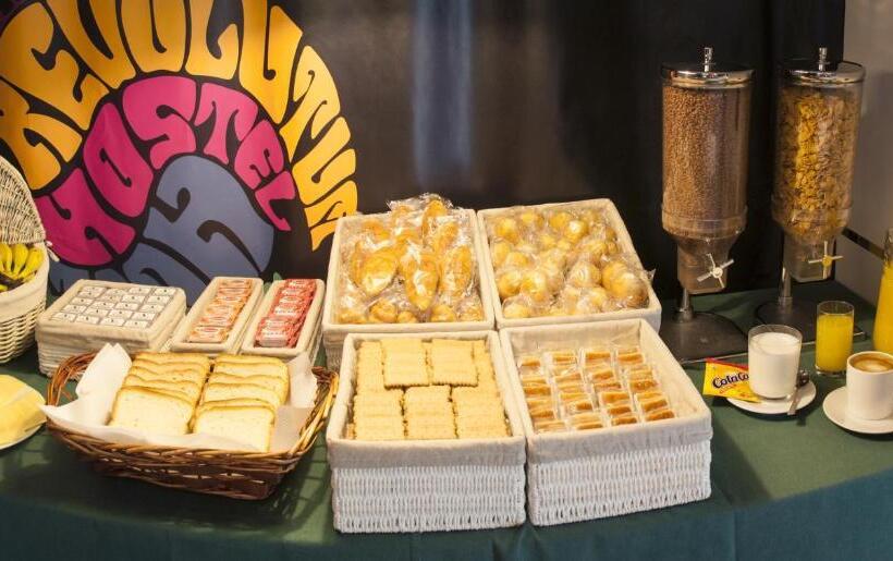 Albergue Revolutum Hostel