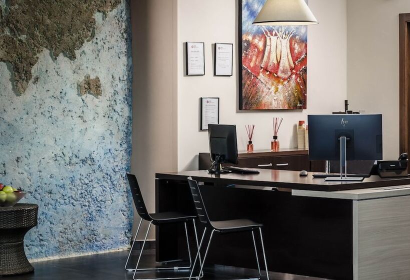 Exe Cunit Suites & Spa