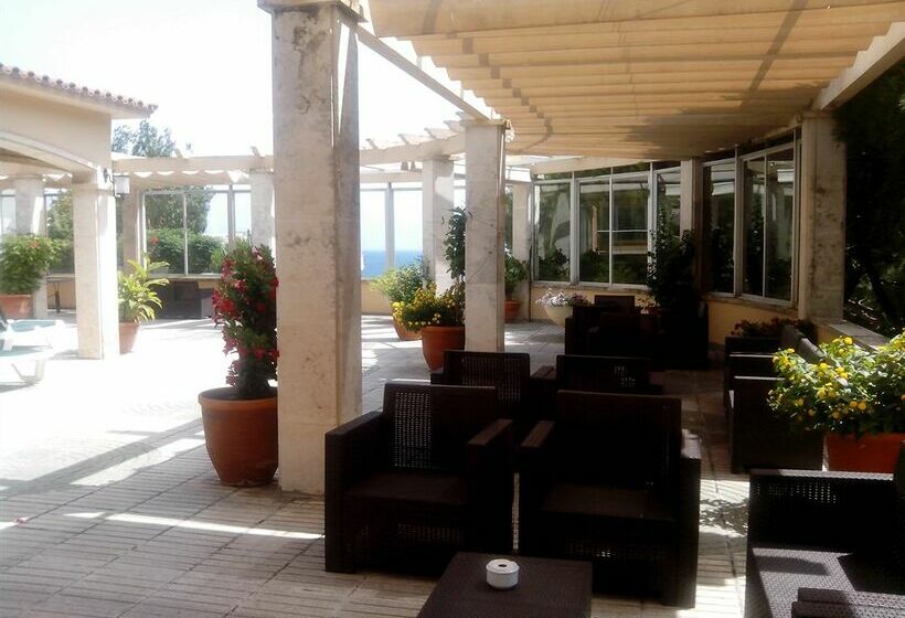 هتل Hipócrates Cur