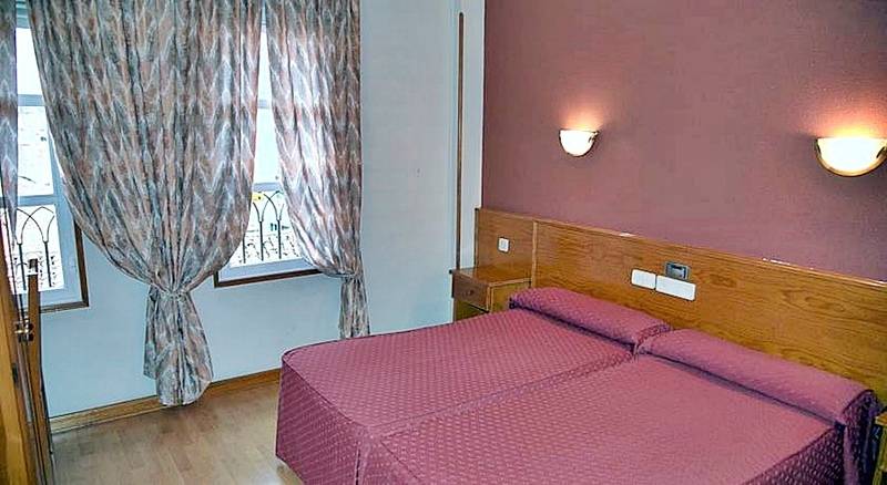 مسافرخانه Alvi