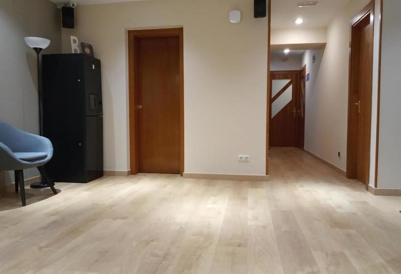 مسافرخانه Pensión Begoña