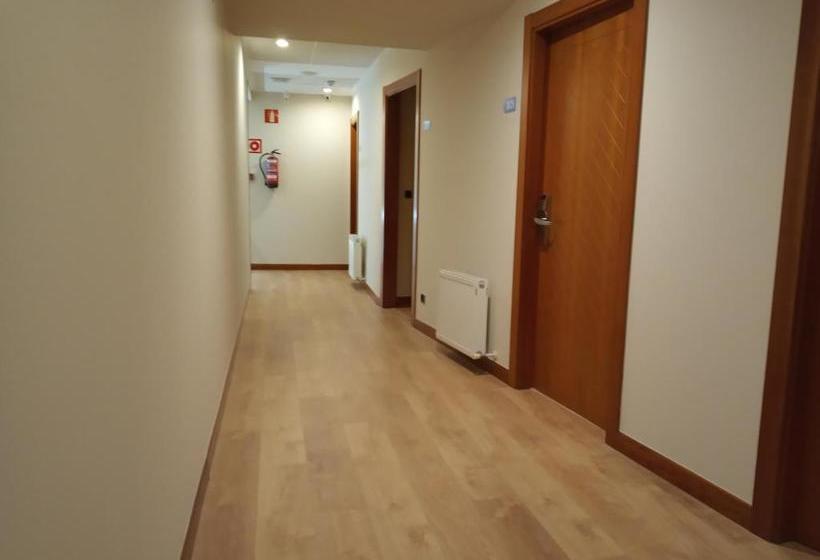 مسافرخانه Pensión Begoña