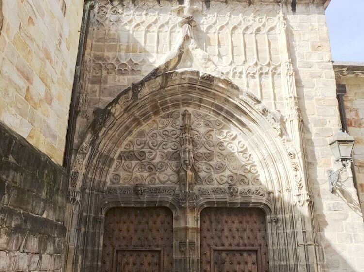 مسافرخانه Casual Gurea