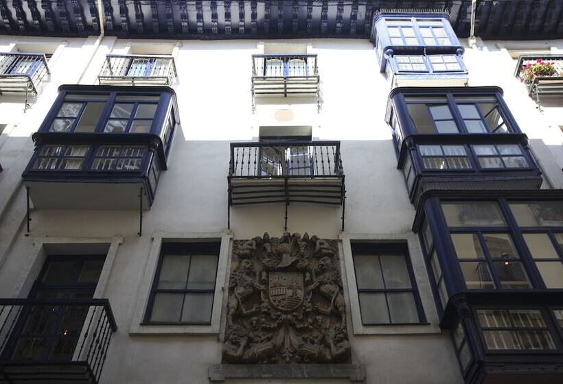 مسافرخانه Casual Gurea