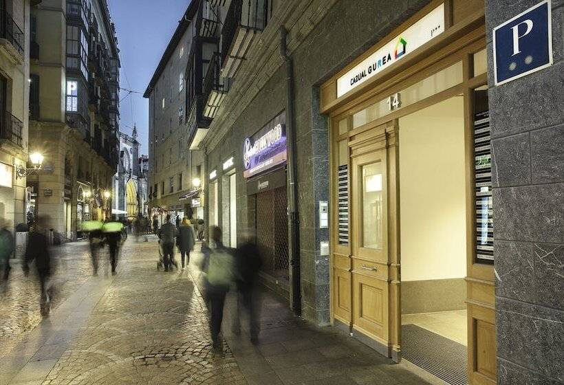 مسافرخانه Casual Gurea