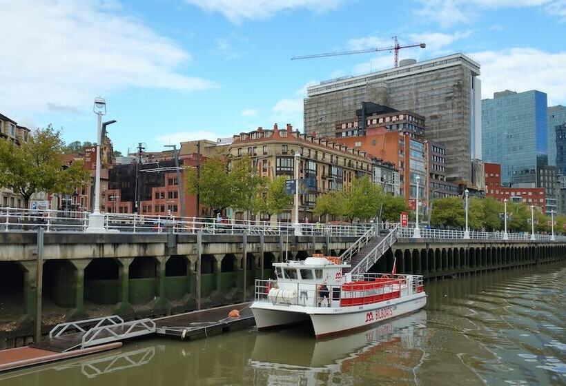 مسافرخانه Casual Gurea