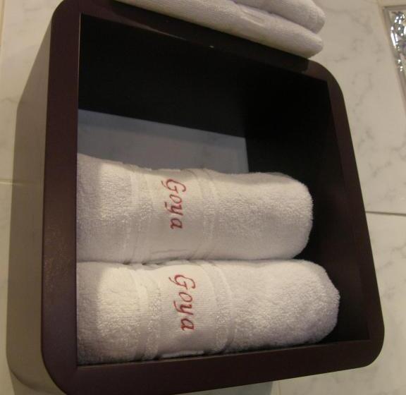 Hostal Goya Suites