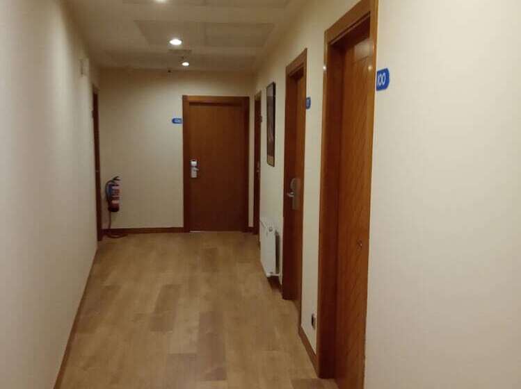 مسافرخانه Pensión Begoña