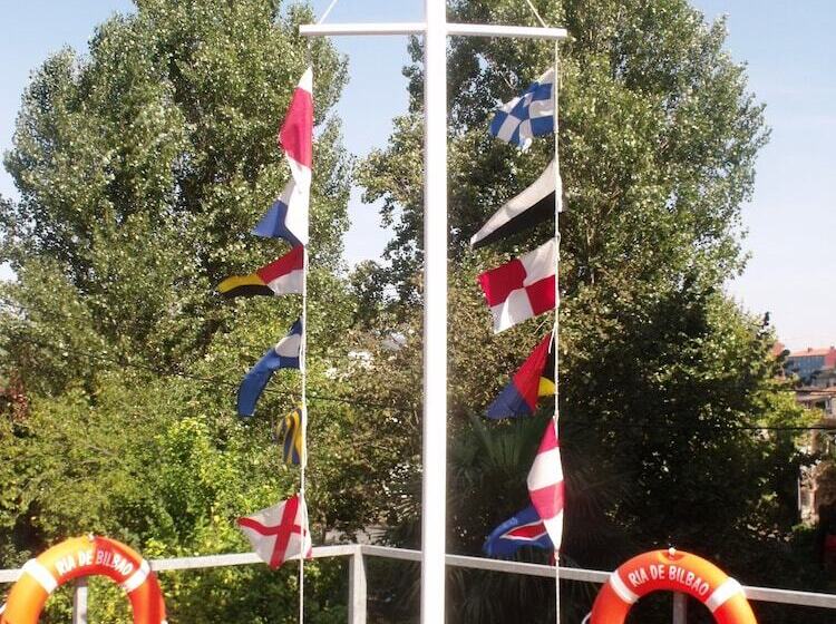 פונדק Ria De Bilbao