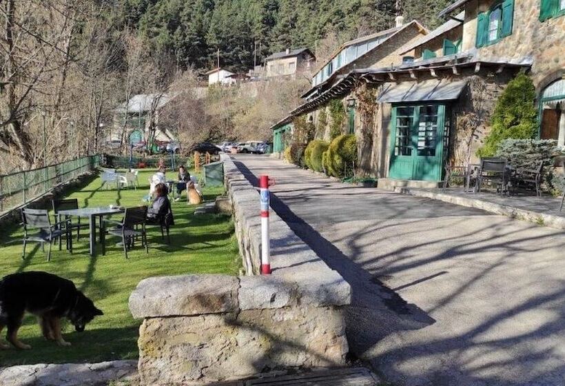 בית מלון כפרי Adsera