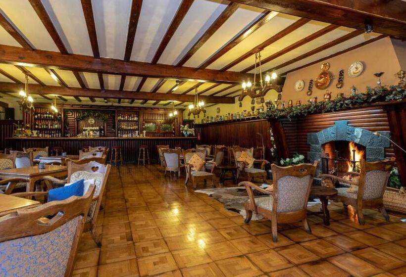 בית מלון כפרי Adsera