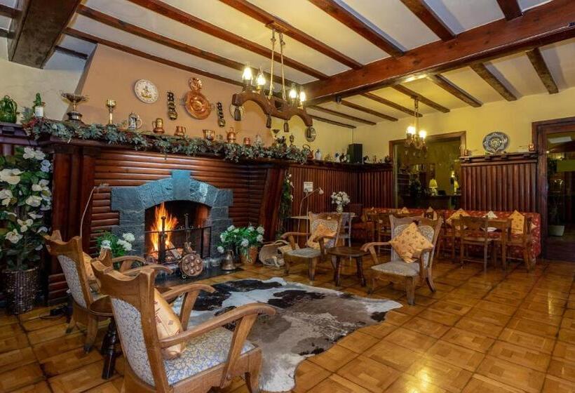 בית מלון כפרי Adsera