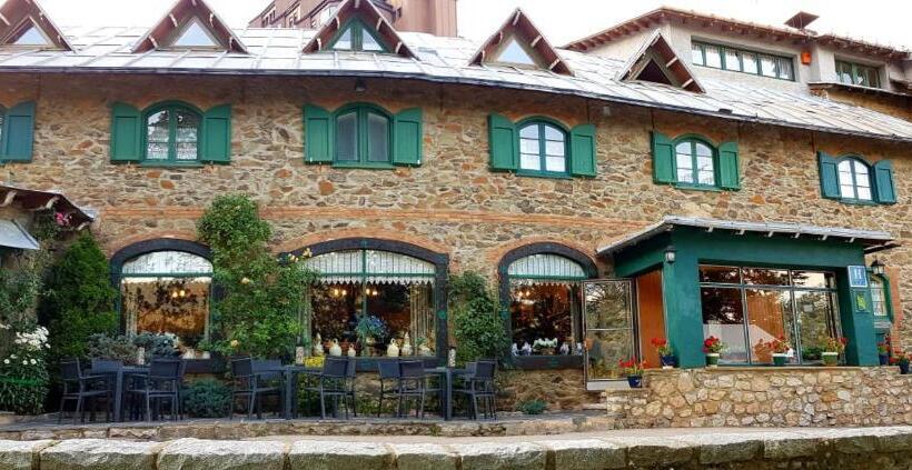 בית מלון כפרי Adsera