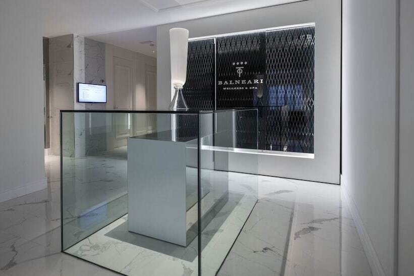 ホテル Balneari Termes Orion