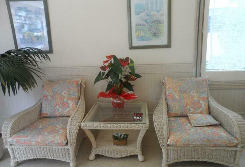 בית מלון כפרי Canaima