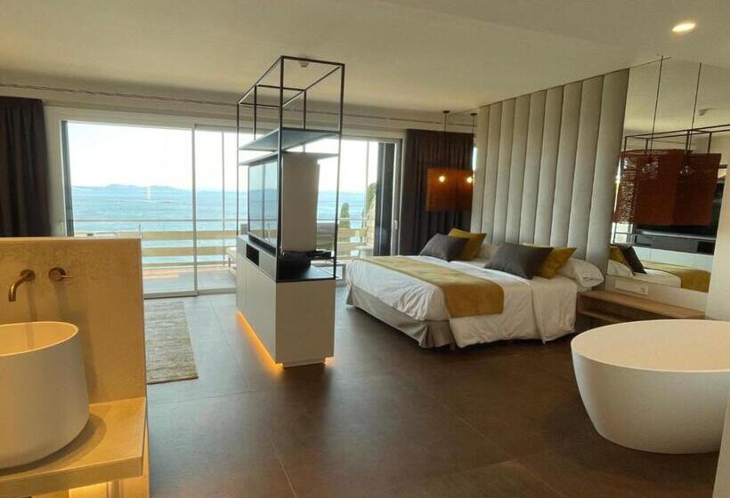 هتل Canyelles Platja