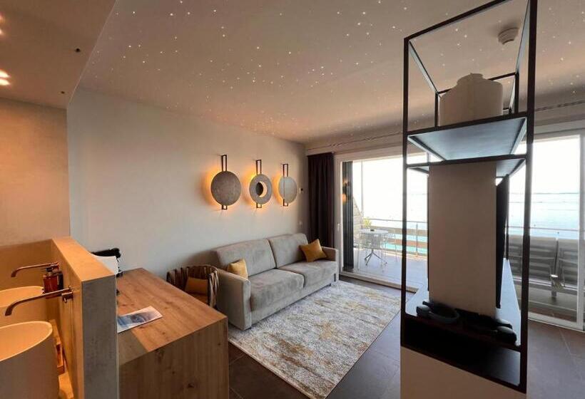 هتل Canyelles Platja