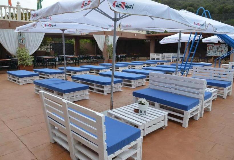 Отель Complejo Turistico La Pinada