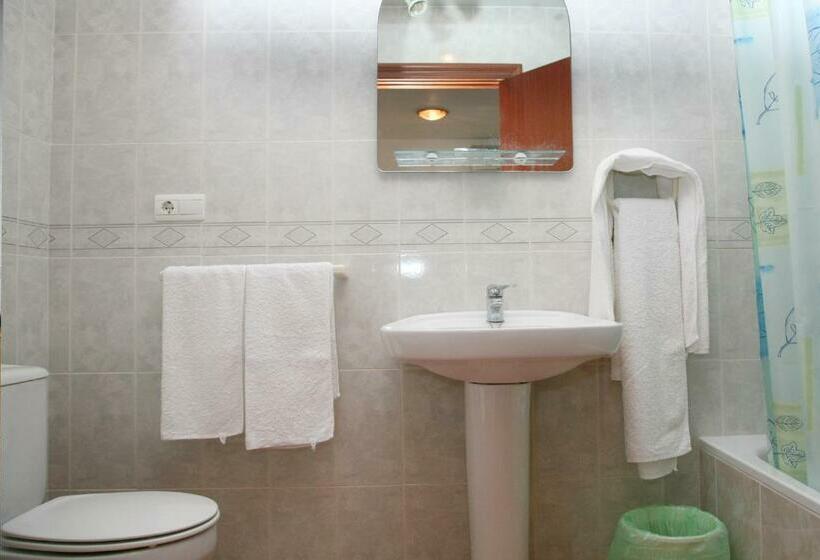 בית מלון כפרי Costas