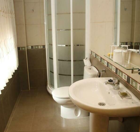 هتل Hostal Cuatro Esquinas