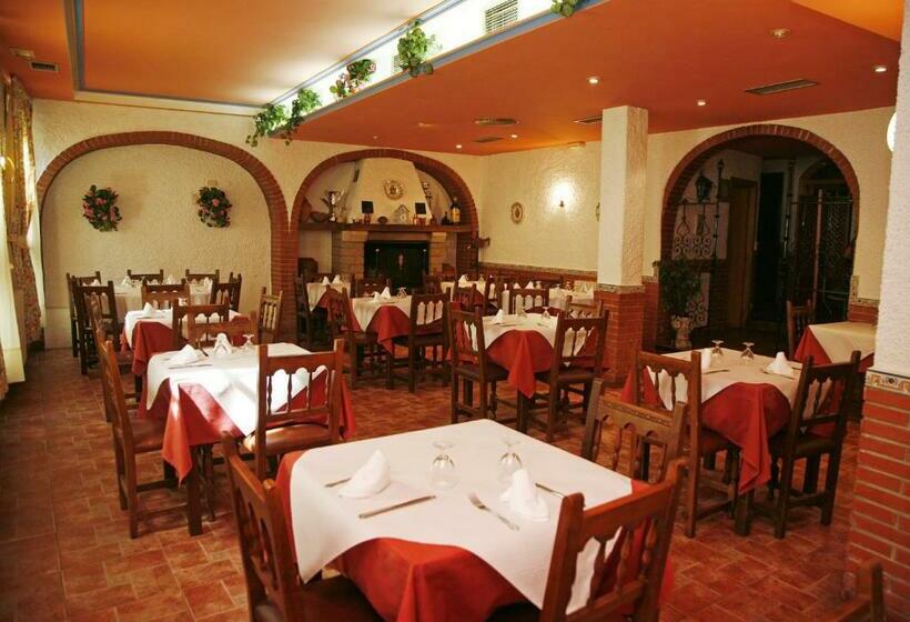 هتل Hostal Cuatro Esquinas