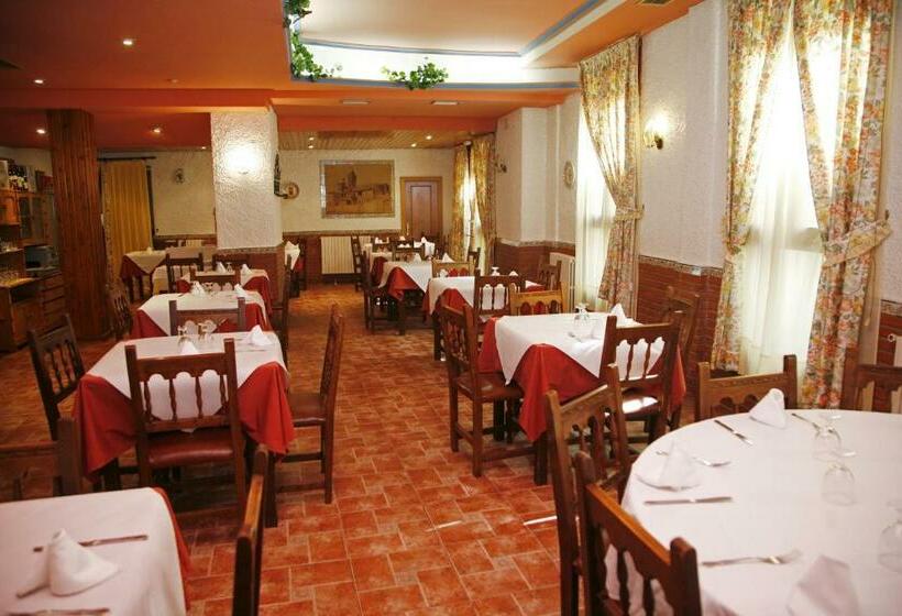فندق Hostal Cuatro Esquinas