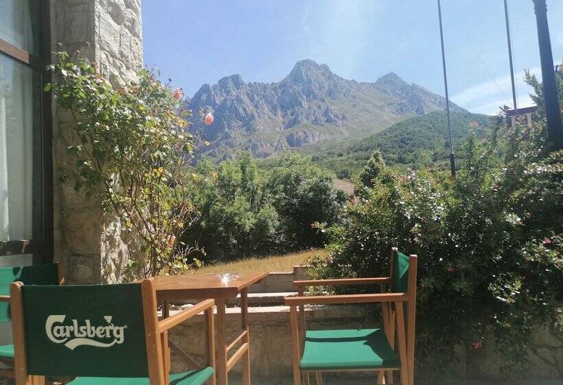 ホテル Cumbres Valdeón