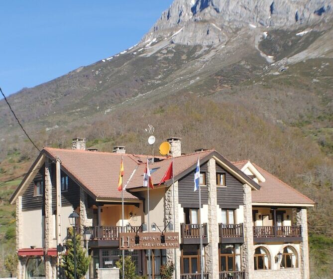 ホテル Cumbres Valdeón