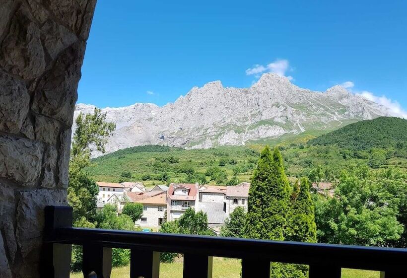 ホテル Cumbres Valdeón