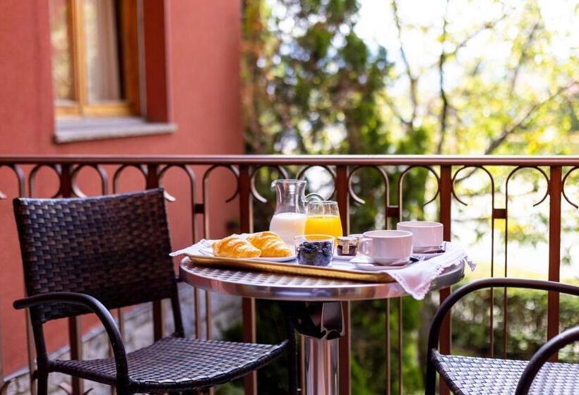 Отель Del Prado