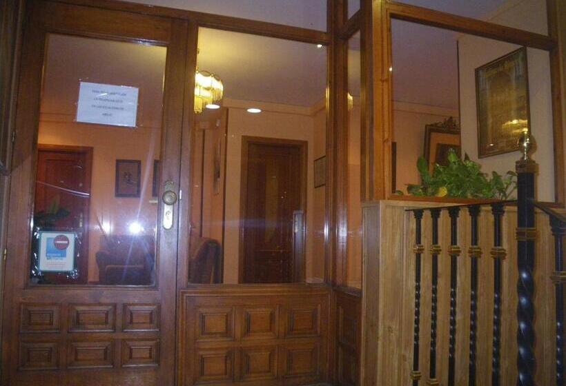 ホテル Duque De Osuna