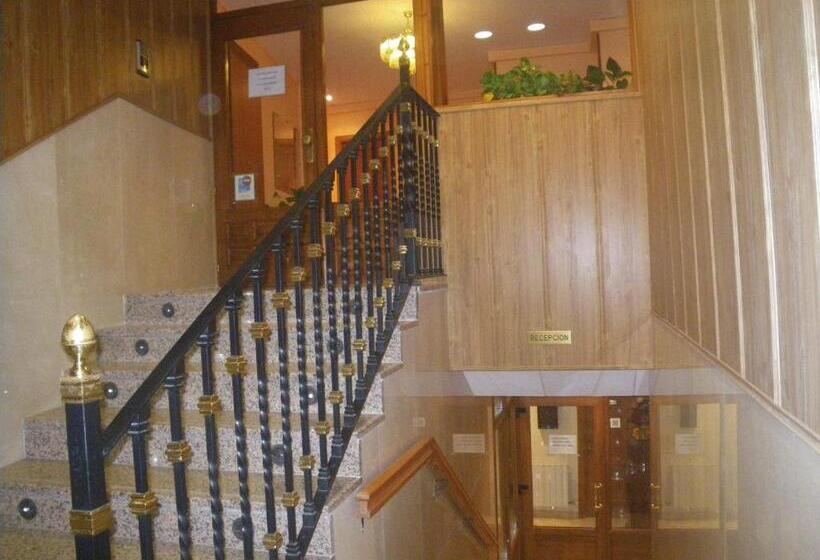 ホテル Duque De Osuna