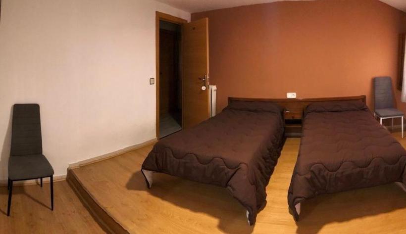 هتل Hostal El Arco