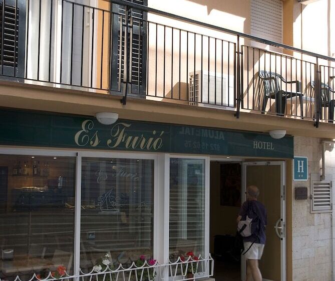ホテル Es Furió