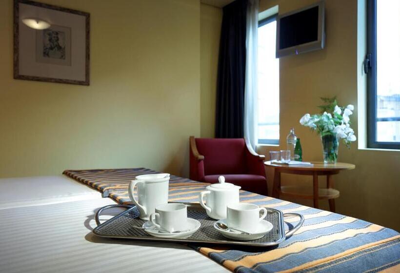 Exe Hotel El Magistral