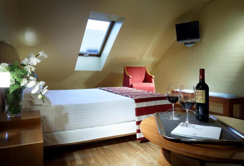 Exe Hotel El Magistral