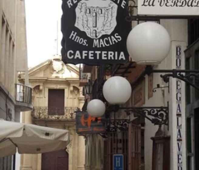 هتل Hermanos Macias