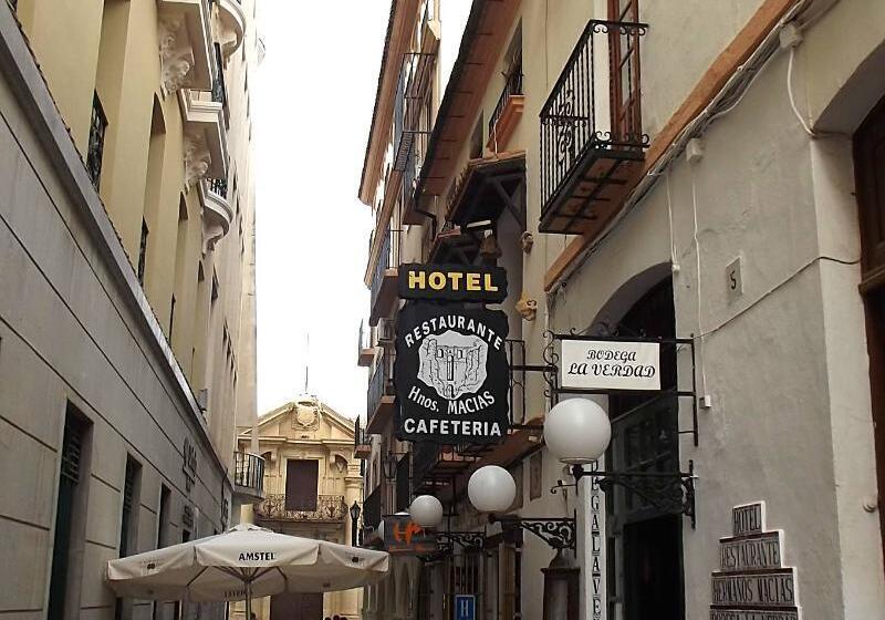 هتل Hermanos Macias