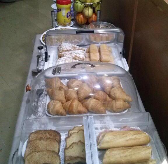 هتل Hostal Alhambra Tarragona