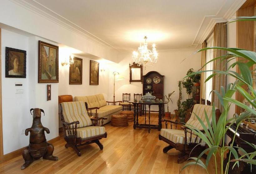 호텔 Hostal Aragón