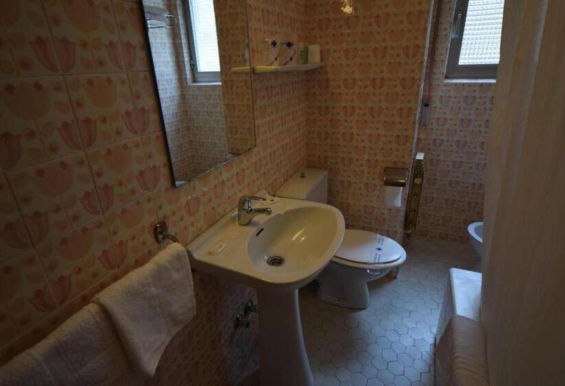 هتل Hostal Blazquez Sanchez