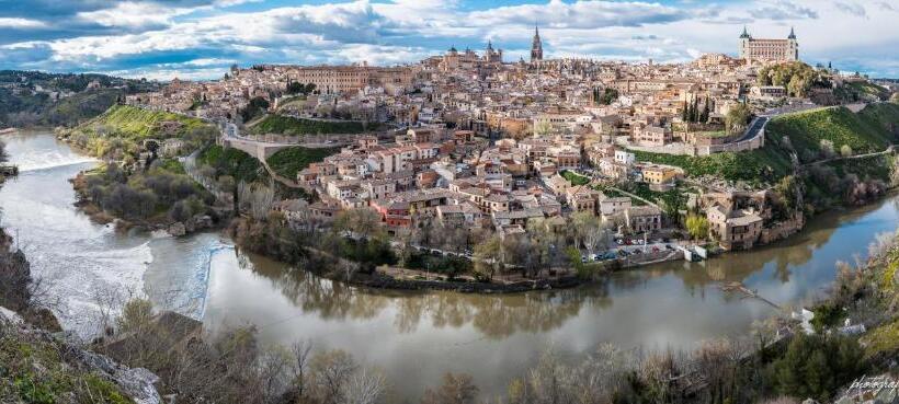 هتل Trípolis Toledo